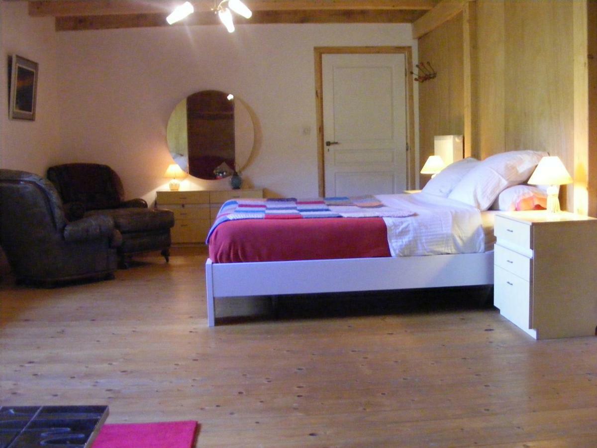 Bed and Breakfast Les Grandes Fontaines La Longine Exterior foto